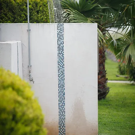 アパートホテル Vamvini サルティ