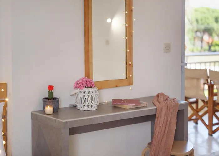 Vamvini Aparthotel