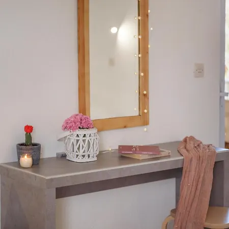 Vamvini Aparthotel