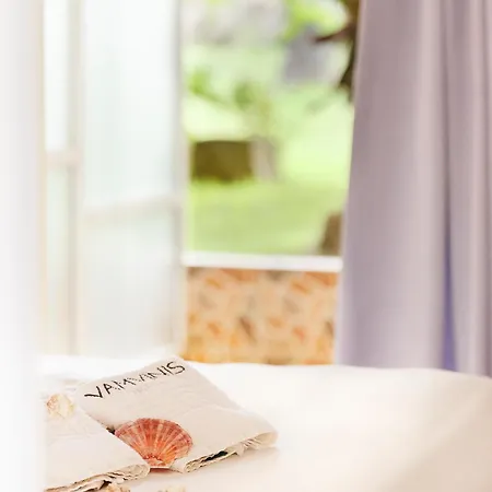 Vamvini Aparthotel *